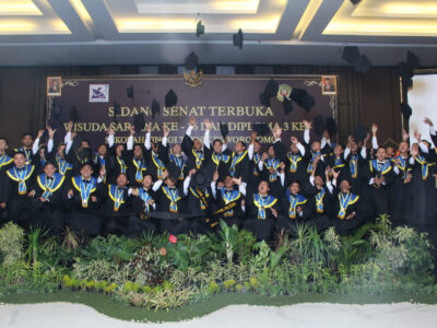 berita-wisuda