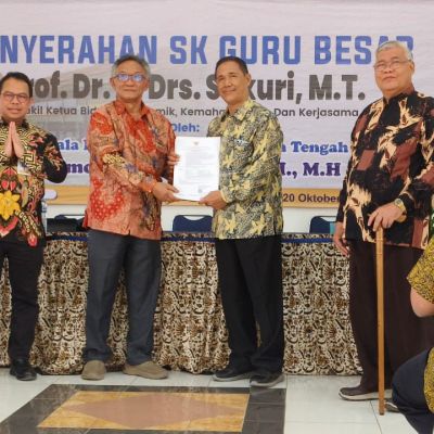 Pecah Telor, Dosen STT Wiworotomo Prof Sakuri Terima SK Guru Besar Dari Kemendikbudristek